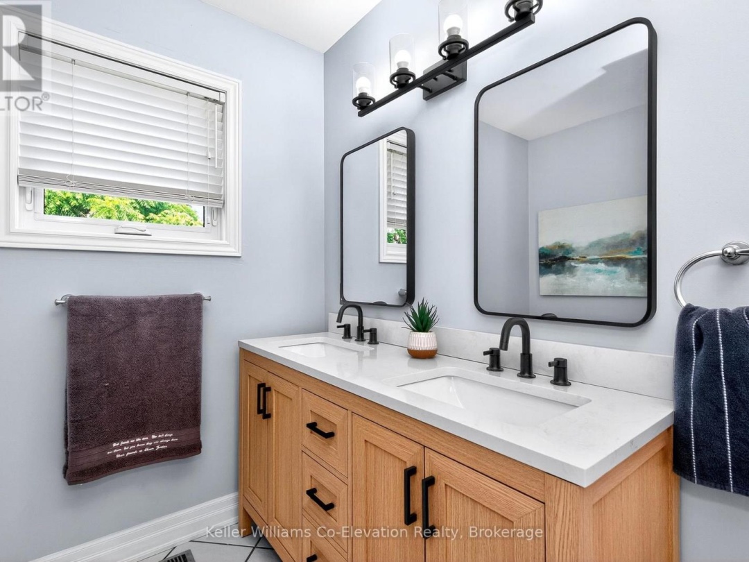 11 BOYD CRESCENT, 