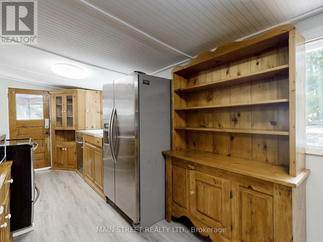 2 Ceadarhurst Avenue, Sturgeon Lake