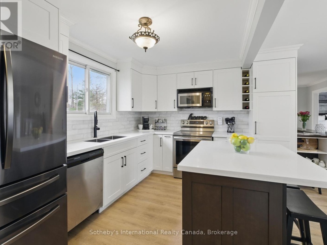 1041 Conservation Road, Doe Lake