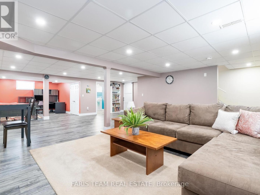 145 PINERIDGE GATE, 