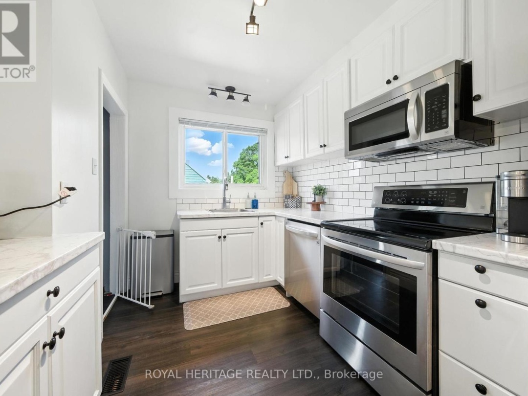125 ELM TREE ROAD N, 
