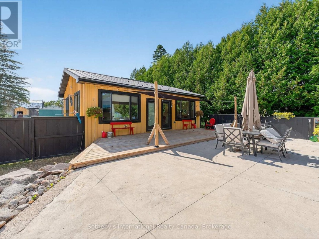 1082 BEAUMONT FARM ROAD, 