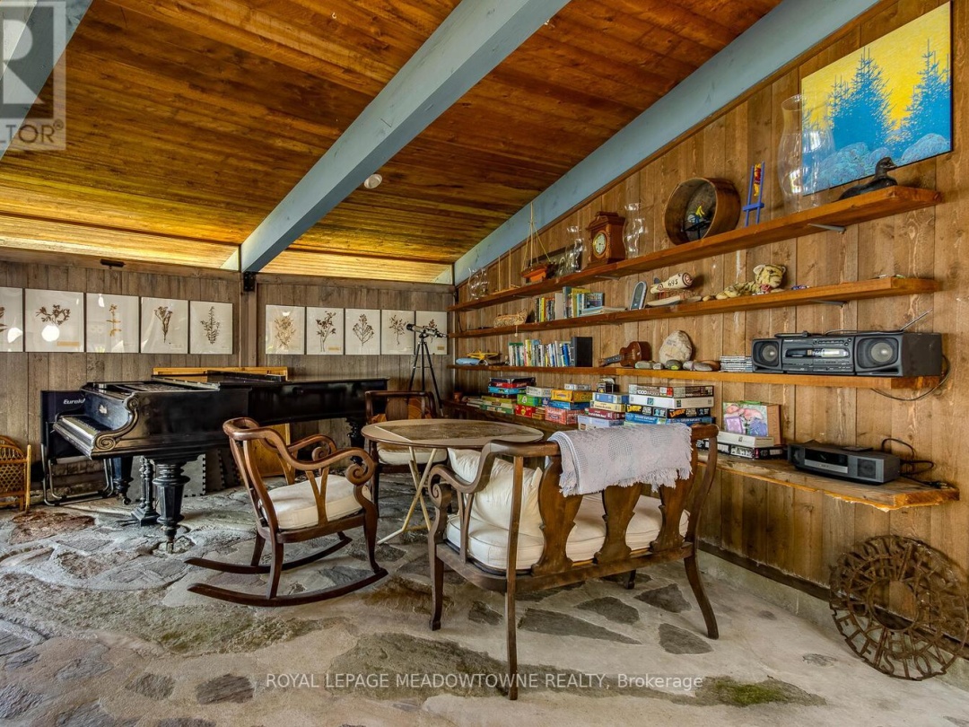 2 3700 THE TABLE ROCK ISLANDS, 