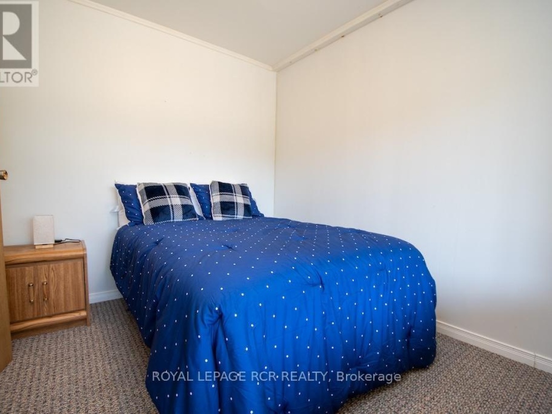 24 Juniper Crescent, Four Mile Lake