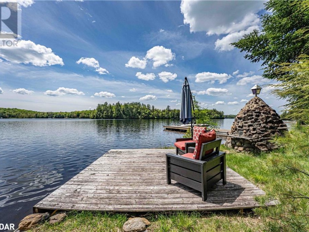 228 Macbeth Island Island, Wood Lake