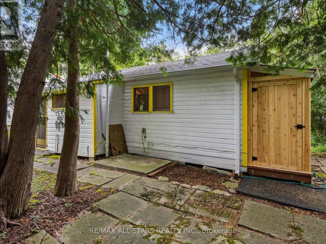 93 STURGEON GLEN ROAD, 