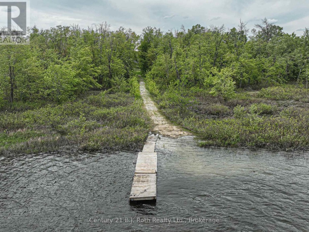 3516 Kirkfield Road, Dalrymple Lake
