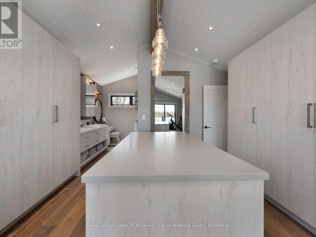 305 Wapaska Crescent, Lake Muskoka