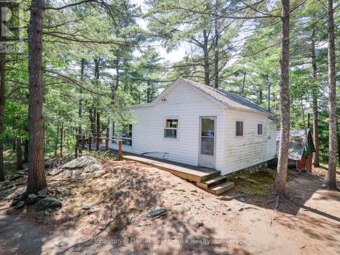 1116 Tryon Drive, Kahshe Lake