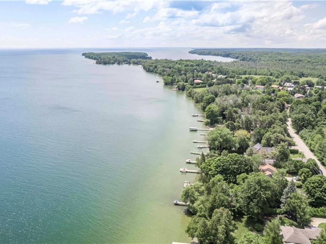 1125 WOODLAND Drive, 