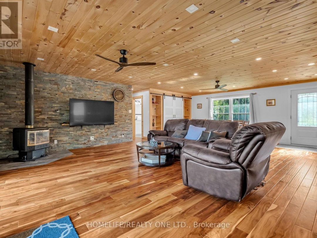 4055 Glen Cedar Drive, Lake Simcoe