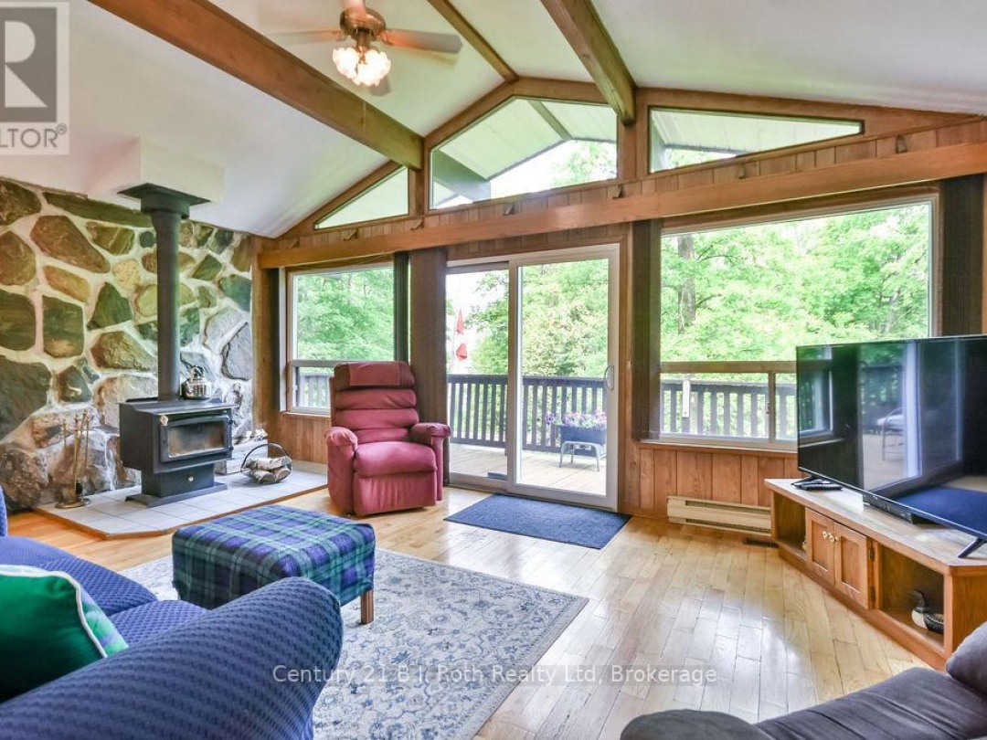 1755 Twin Oaks Crescent, Matchedash Bay