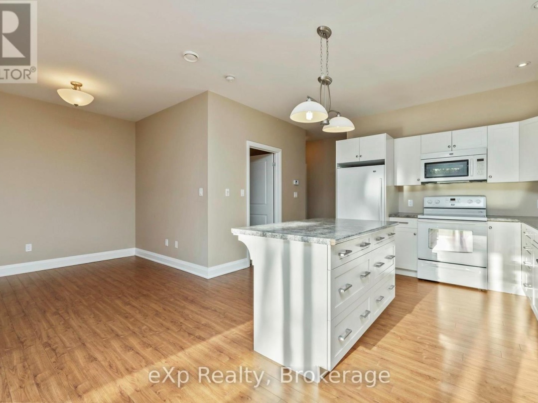 308 - 20D SILVER BIRCH COURT, 