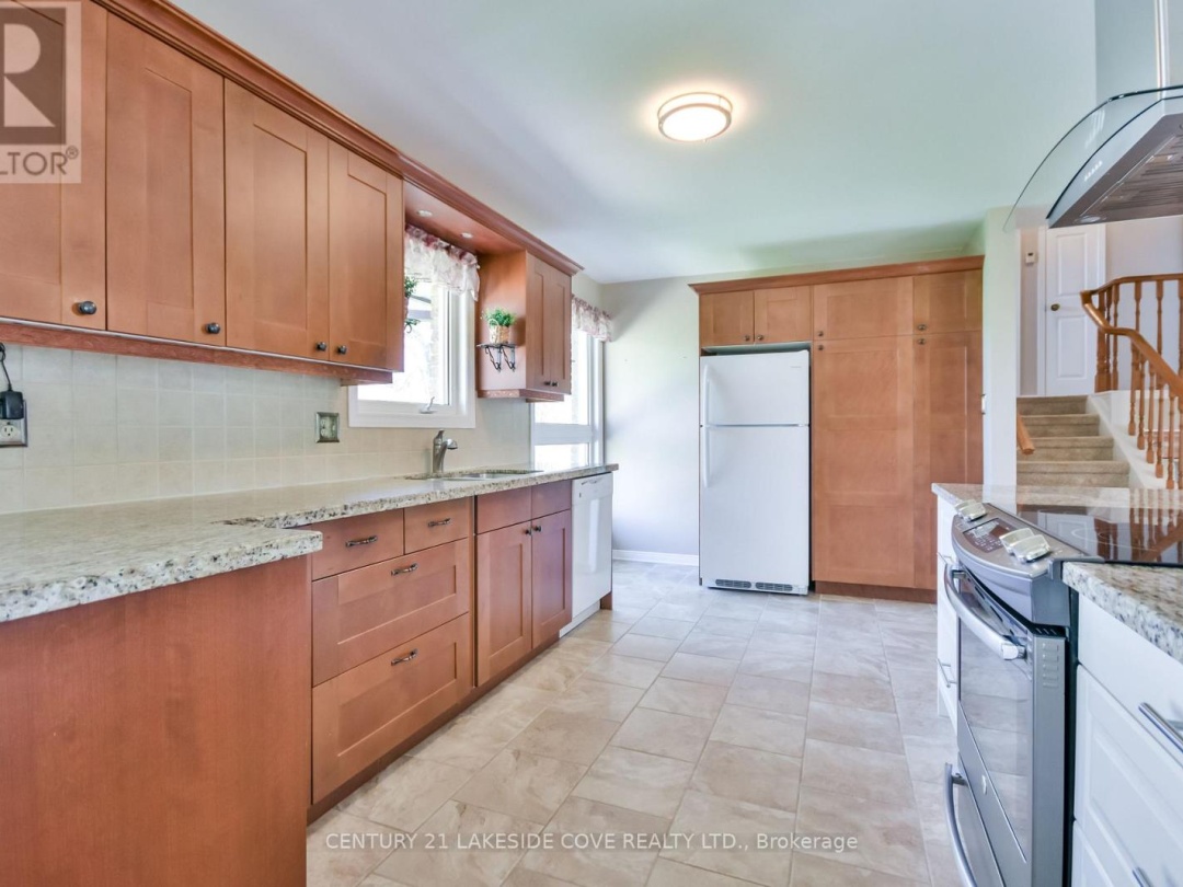 121 Bayshore Drive, Lake Simcoe