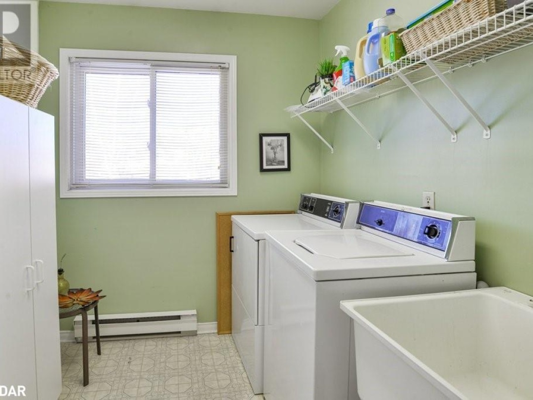 31 Laguna Parkway Unit# 1, Lake Simcoe