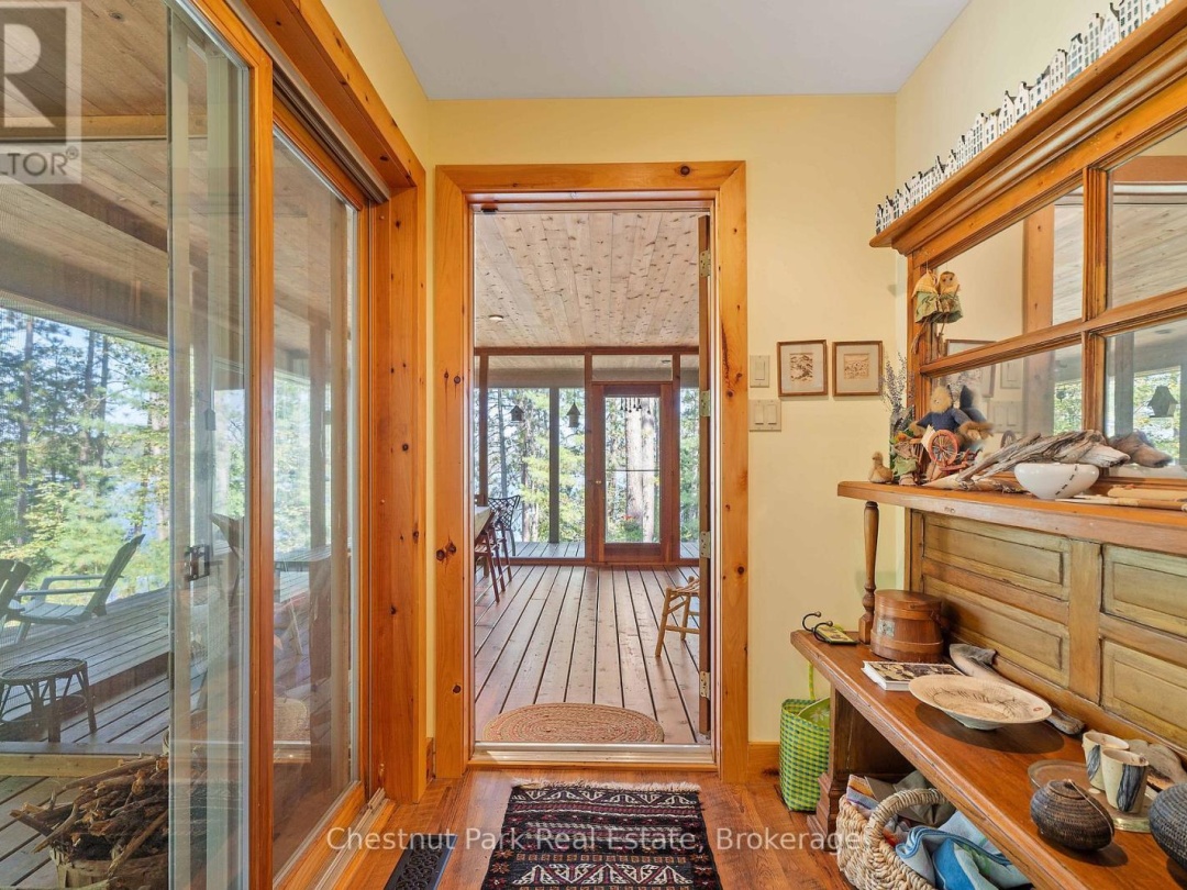 1000 Brown Island, Soyers Lake