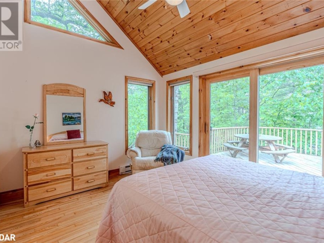 2 IS 880 GEORGIAN BAY, 