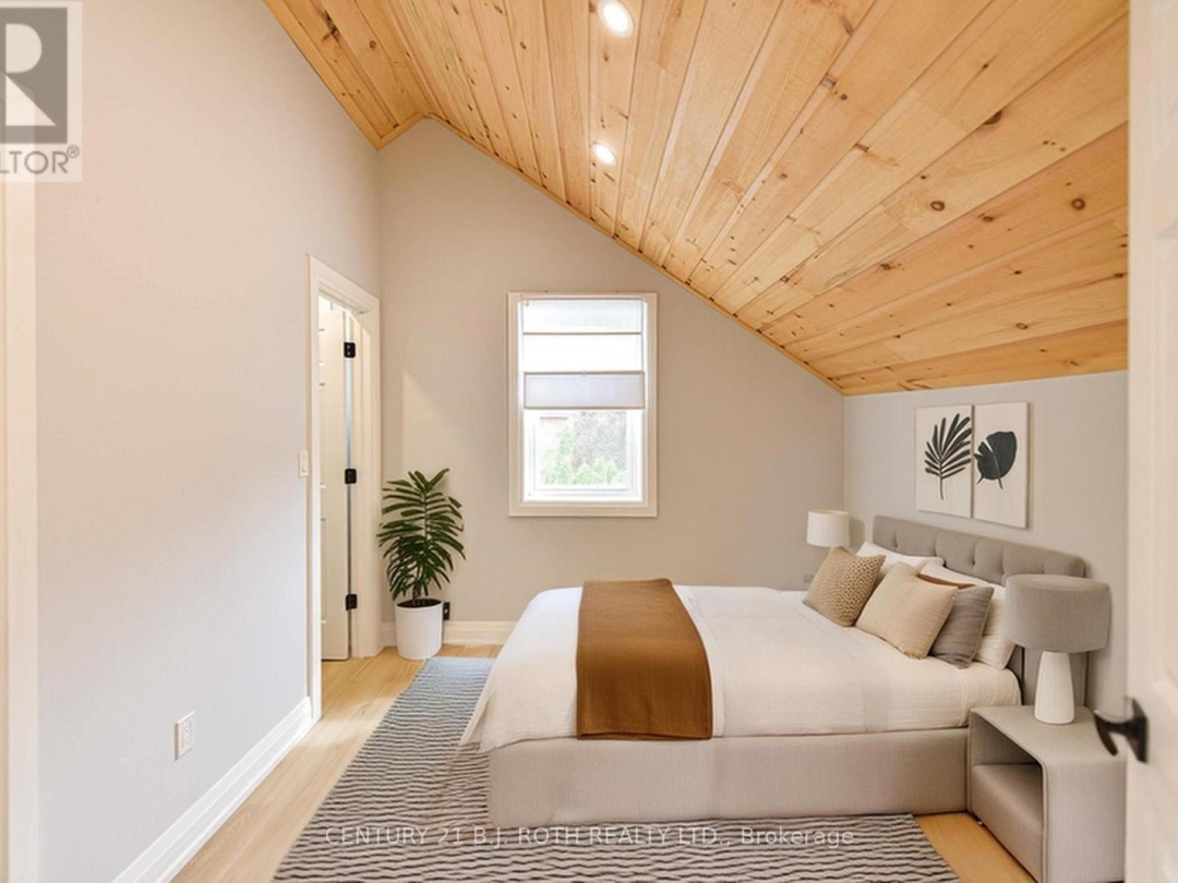 274 MISSISSAGA STREET W, 