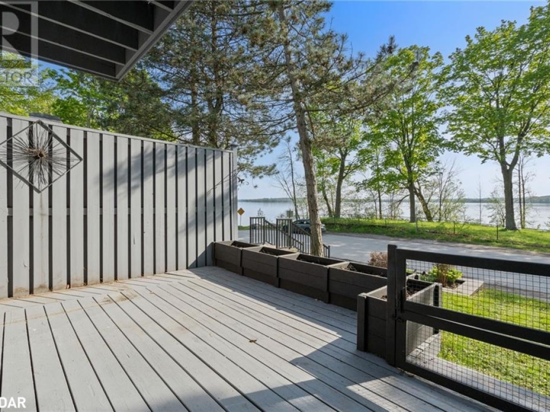1 Olive Crescent Unit# 4, Lake Simcoe