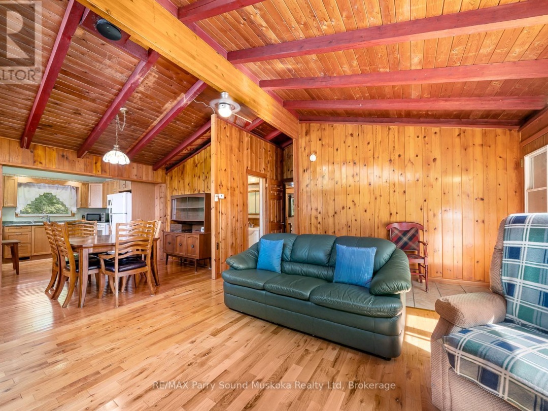 124 PINEWOOD ROAD, 