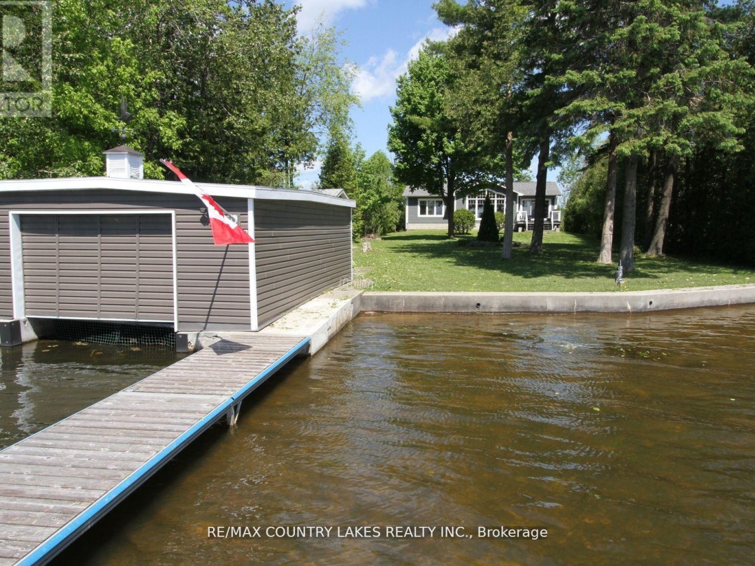 275 MCGUIRE BEACH ROAD, Canal Lake