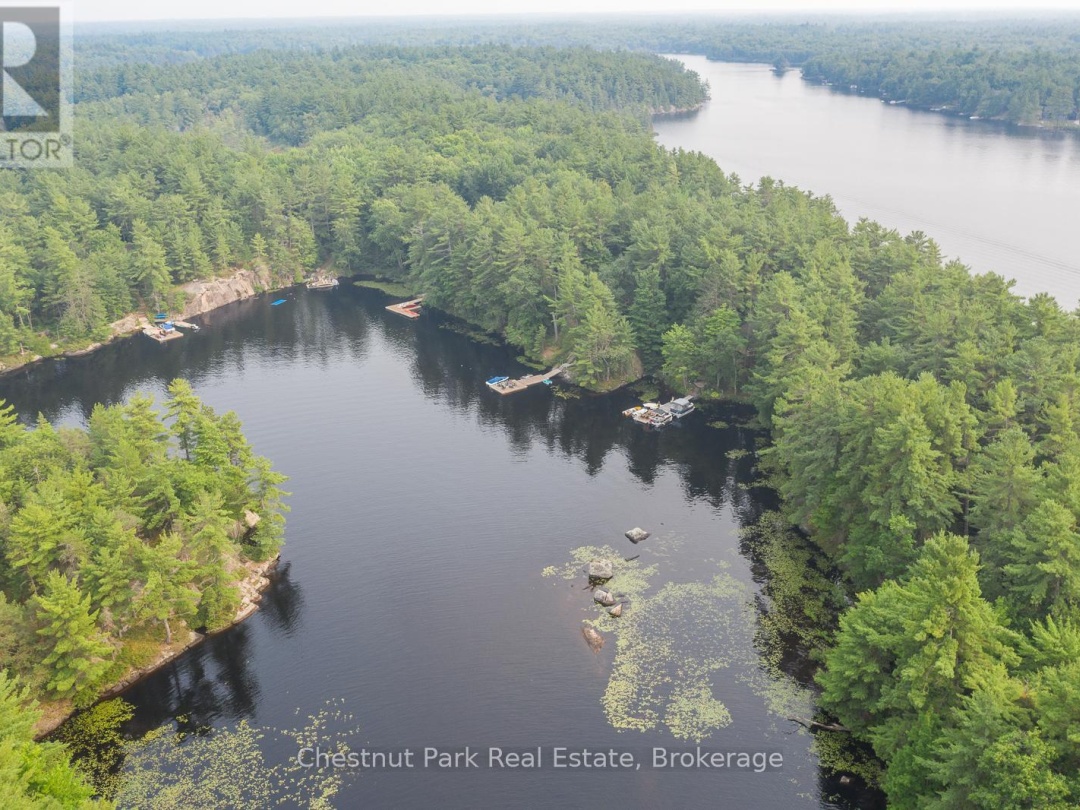 4 Island 21 Kl, Kahshe Lake