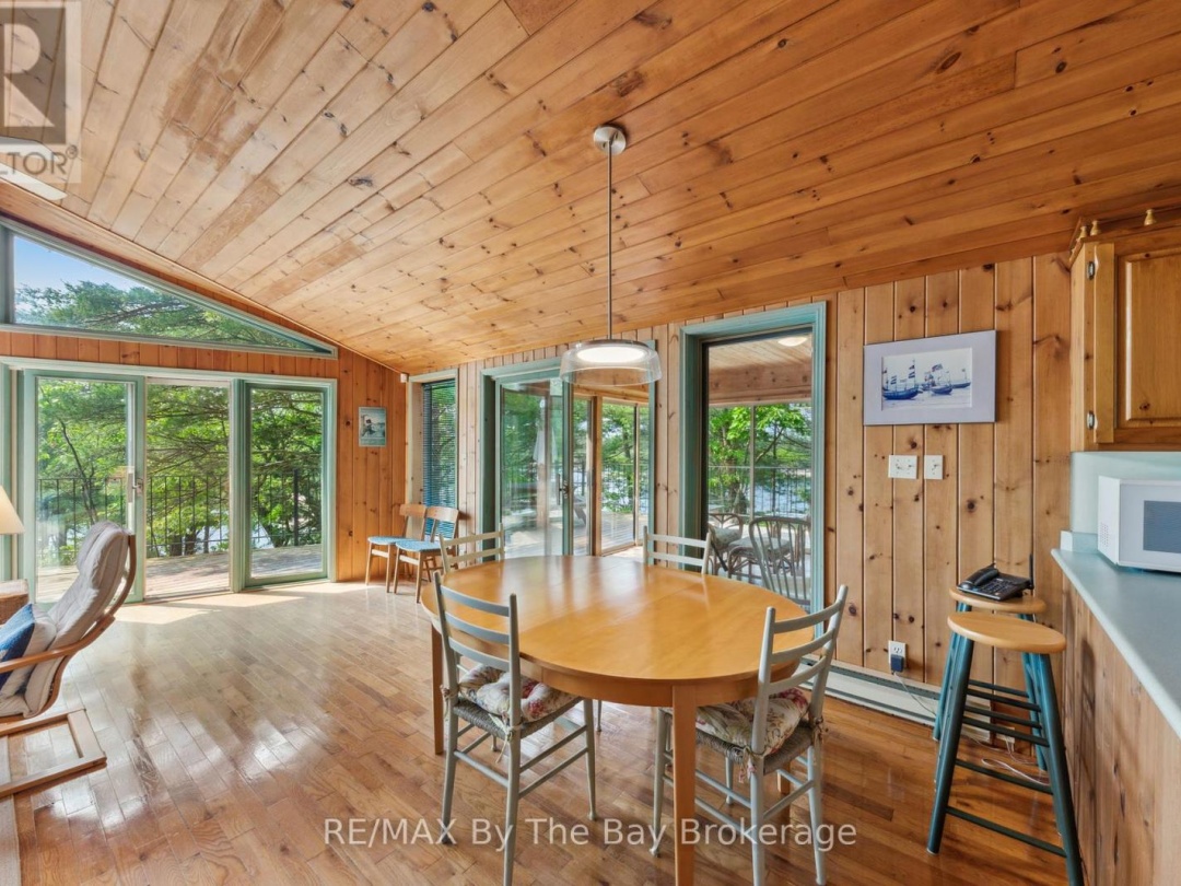 12 IS 3900 GEORGIAN BAY, 