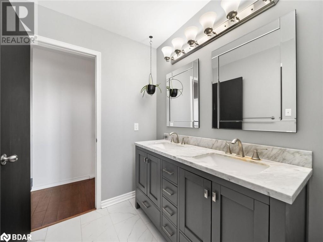 2 CHESTNUT Place, 