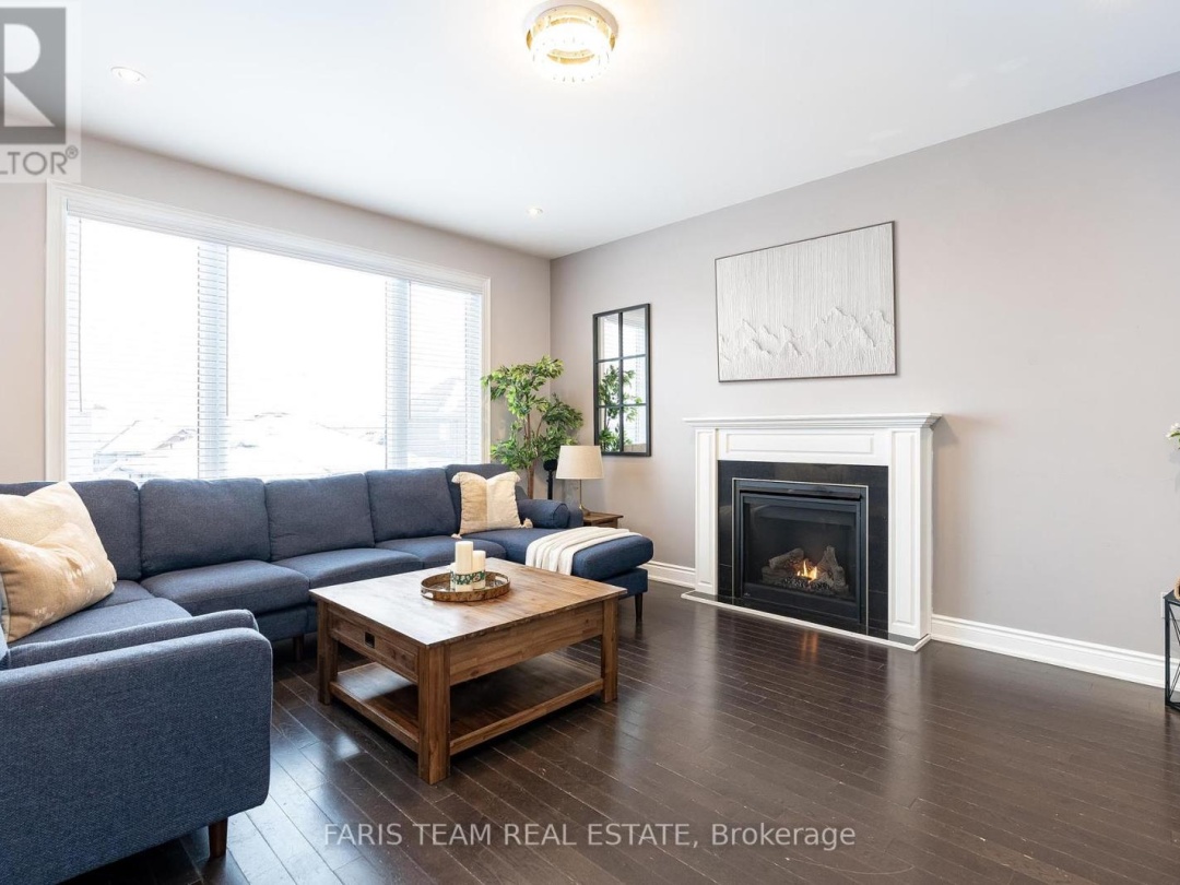 3096 Orion Boulevard, Orillia