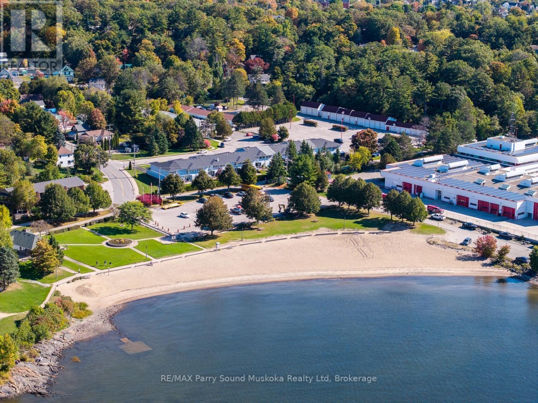 18 GEORGIAN BAY AVENUE, 