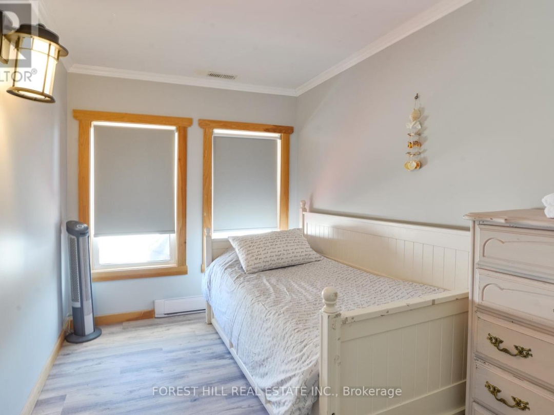 4099 GLEN CEDAR DRIVE, Lake Simcoe