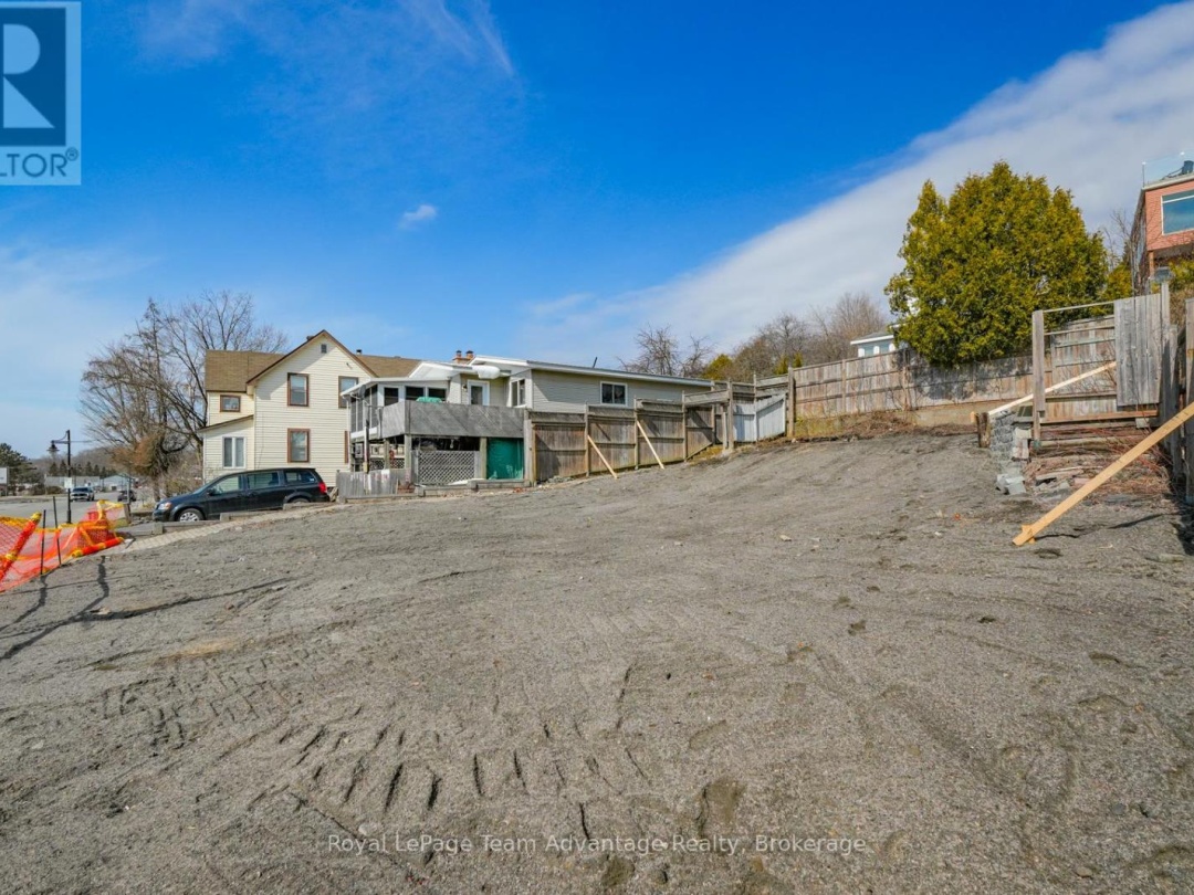 22 Bay Street, Parry Sound