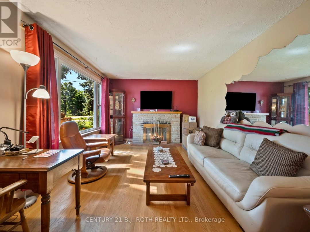 392 BAYVIEW PARKWAY, 
