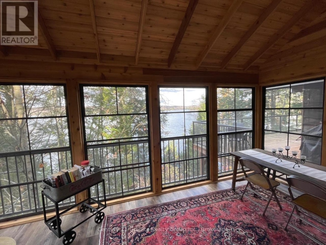 1038 BROKEN PADDLE ROAD, 