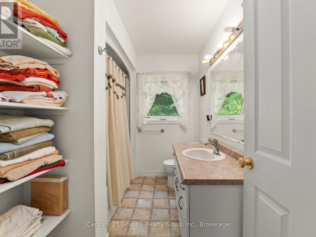 1753 NORTHSHORE ROAD, Maple Lake