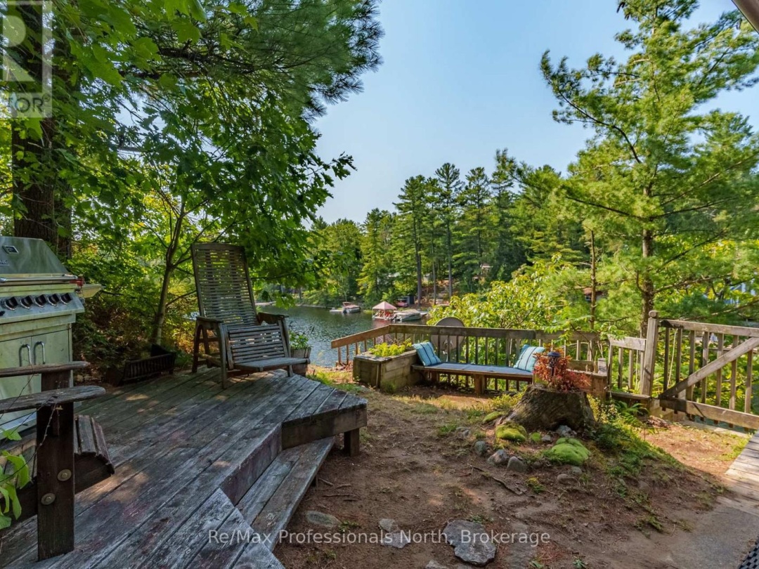 1118 Tomingas Road, Sunny Lake