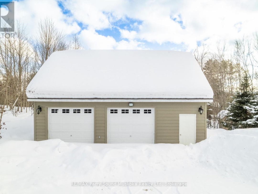 587 Centre Road, Manitouwabing Lake