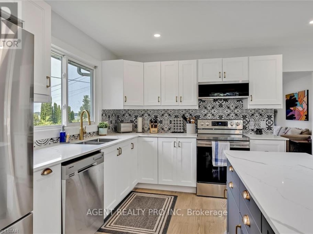 21 ORIOLE ROAD, Cameron Lake