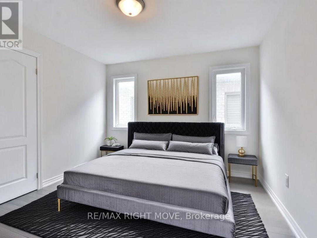 3117 Orion Boulevard, Orillia