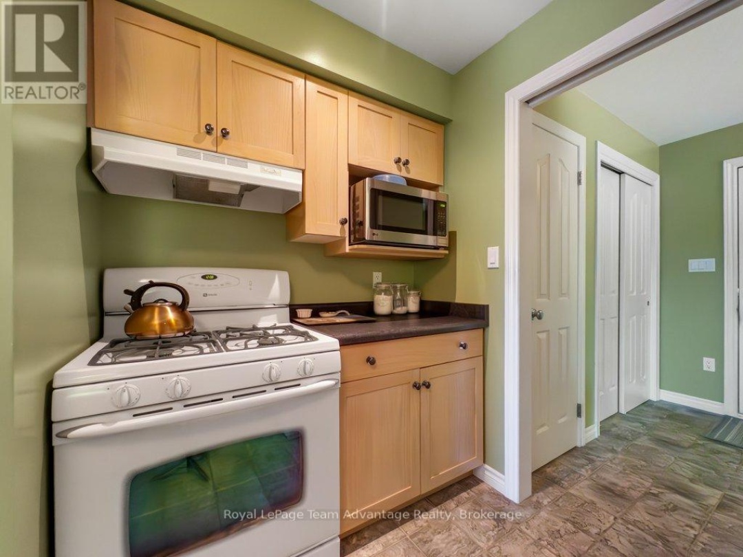 3 LYNDSEY LANE, Manitouwabing Lake