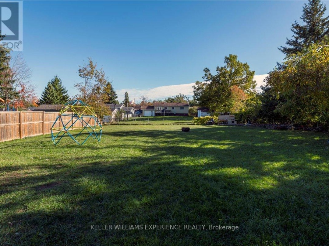 35 CHAMPLAIN CRESCENT, 