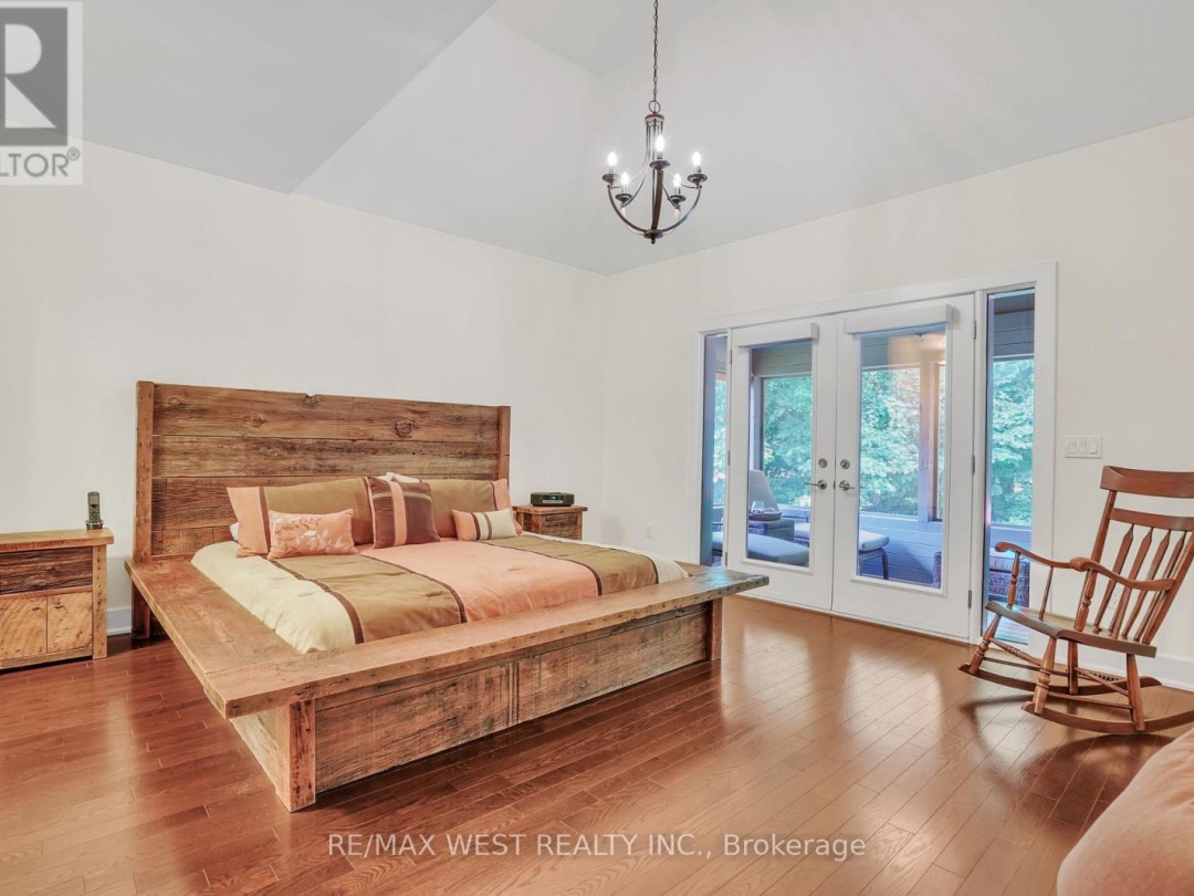 8 WESTWIND COURT, 