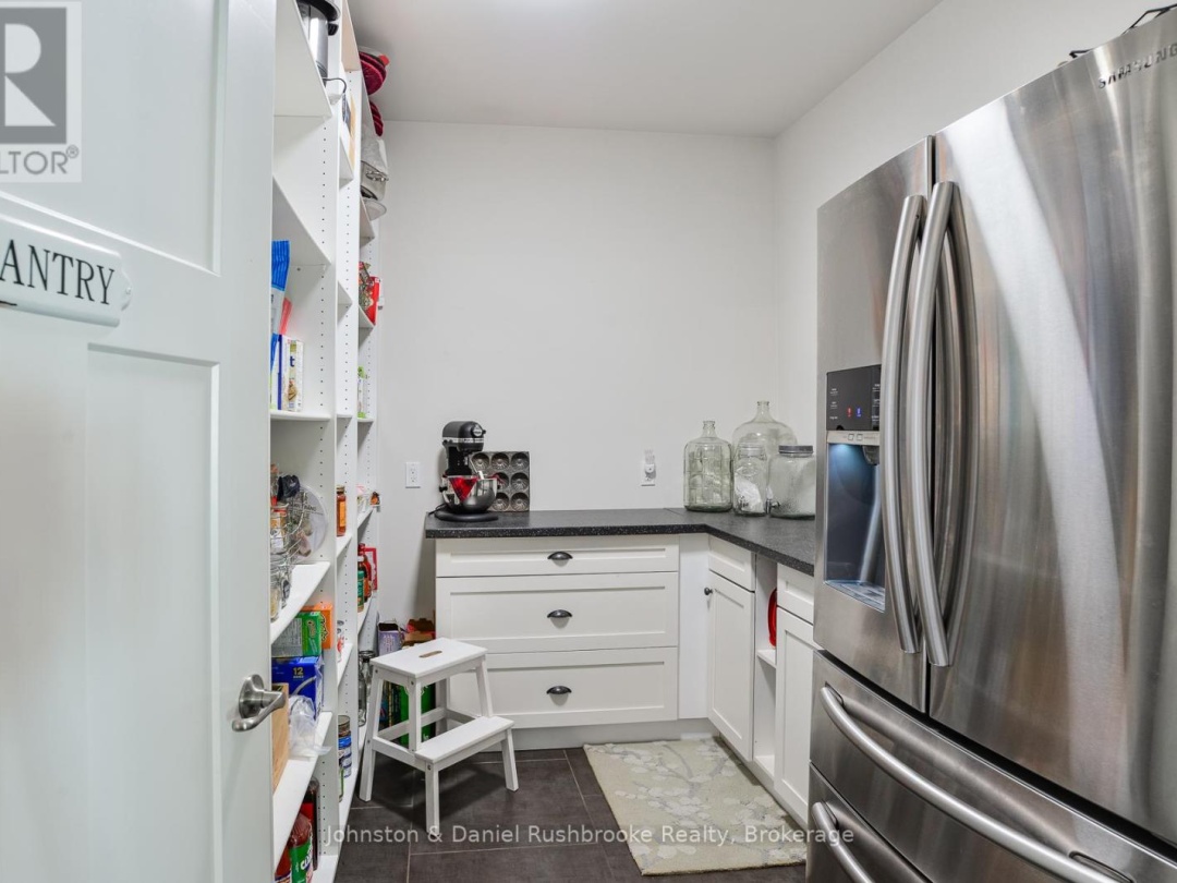 1422 MUSKOKA RD 118 ROAD W, 