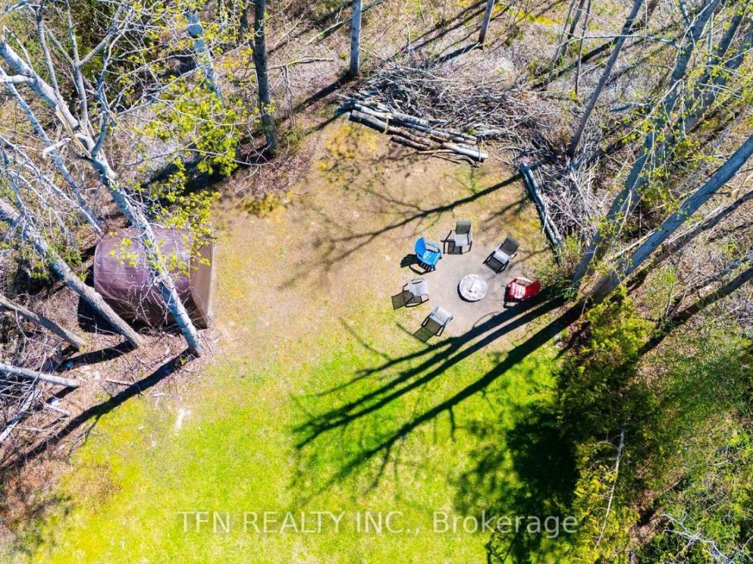 4 PINEWOOD BOULEVARD, 