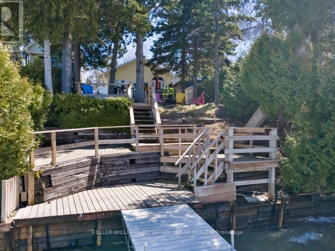 210 Morrison Avenue, Lake Simcoe
