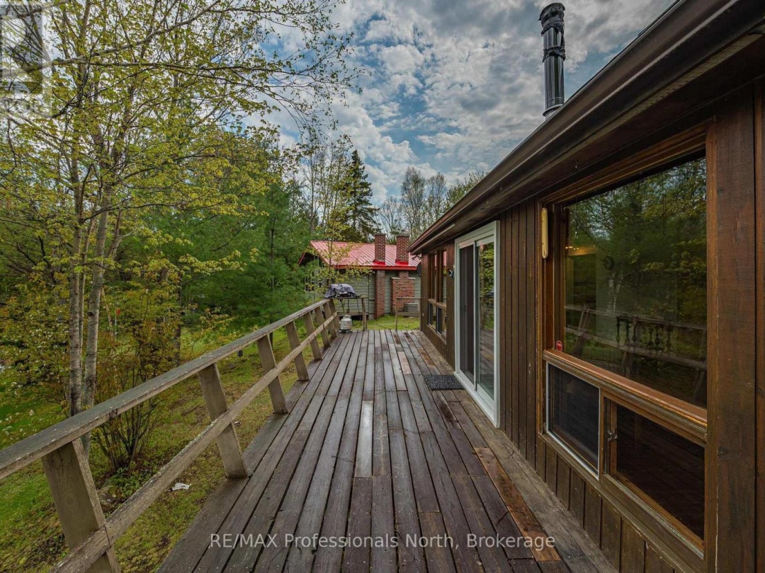 1070 Glamorgan Road E, Gooderham Lake