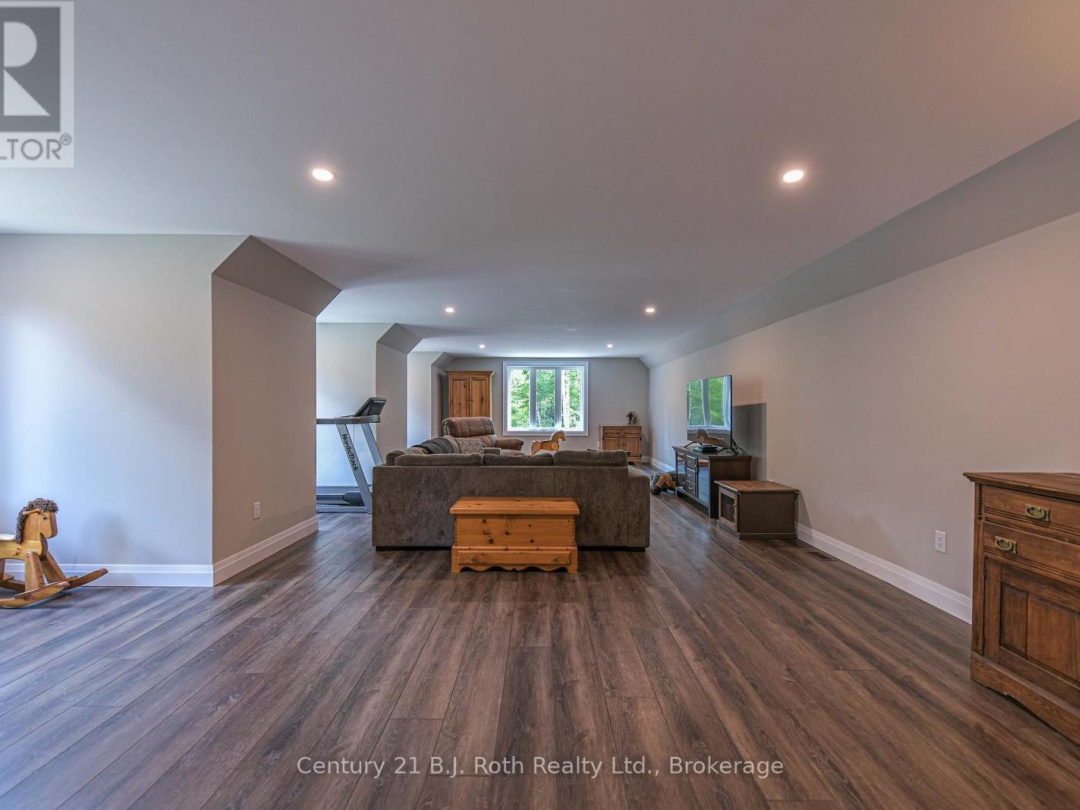 3082 FAIRGROUNDS ROAD, 