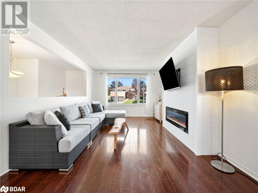 2 CHESTNUT Place, 
