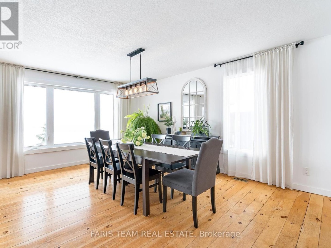 238 Robins Point Road, Georgian Bay