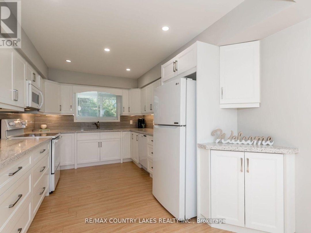 47 Lake Avenue, Lake Simcoe